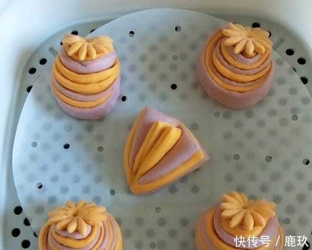 创意双色馒头，柔软丰满，营养丰富，外形可爱