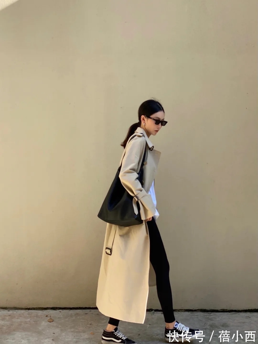 灰棕色|建议奔三奔四的女性多穿“风衣”,搭配牛仔裤、打底裤,简约高级