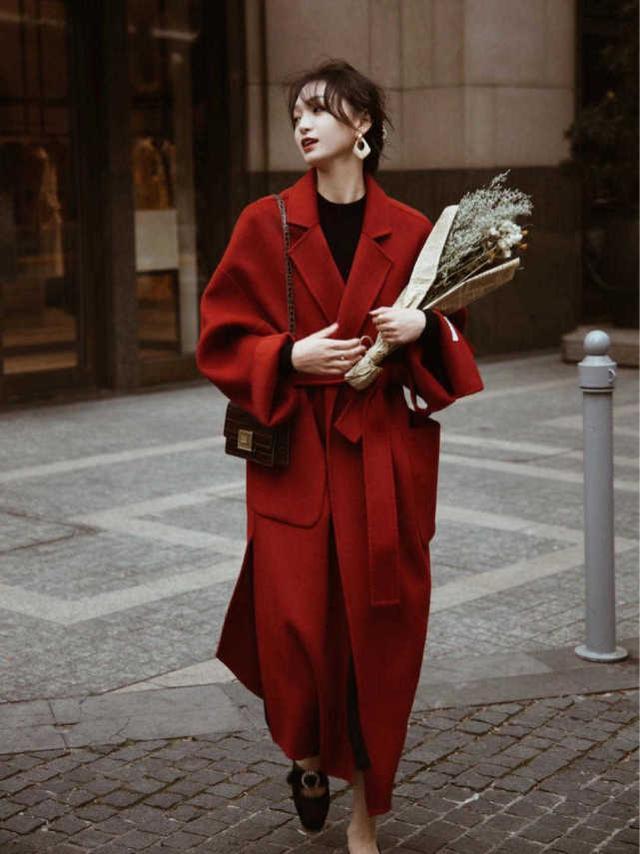 穿搭 这些才是红色大衣的正确搭法,经典稳重又有气场,让你美出新高度