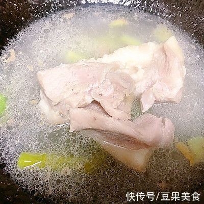 美食|陕西人饭桌上必不可少的美食～八宝辣子