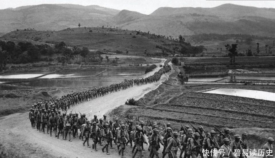 一言不发|会上议论纷纷,唯彭老总一言不发,菊花书屋谈话后,果然不出所料