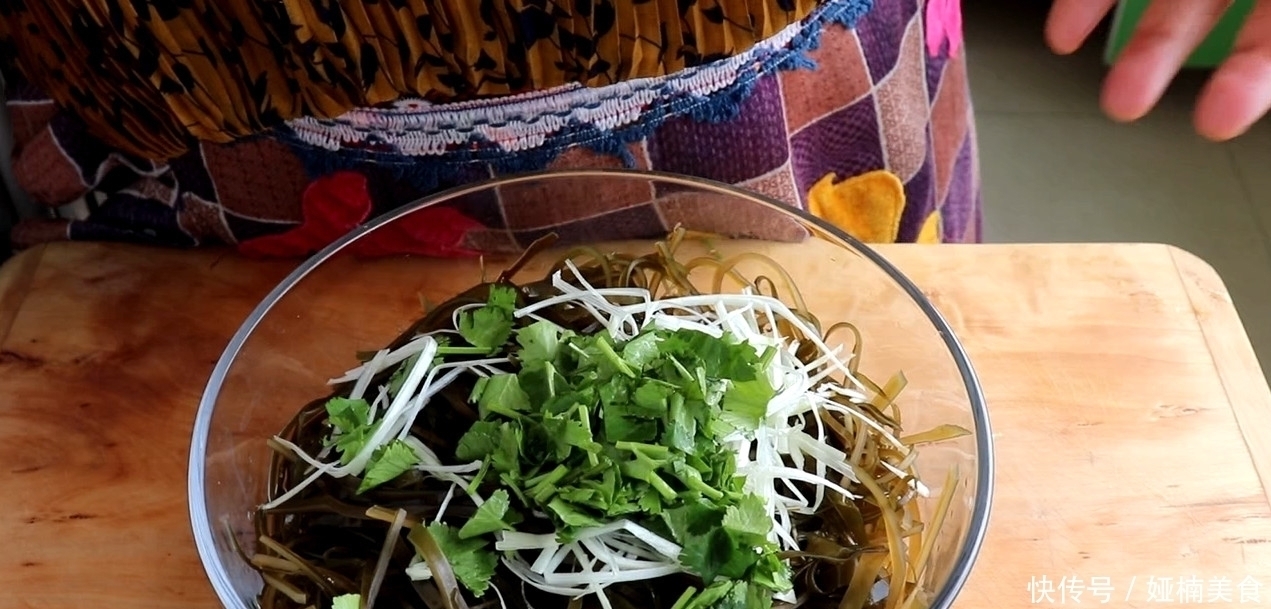 海带丝最好吃的做法,教你在家做更营养,简单好吃无腥味