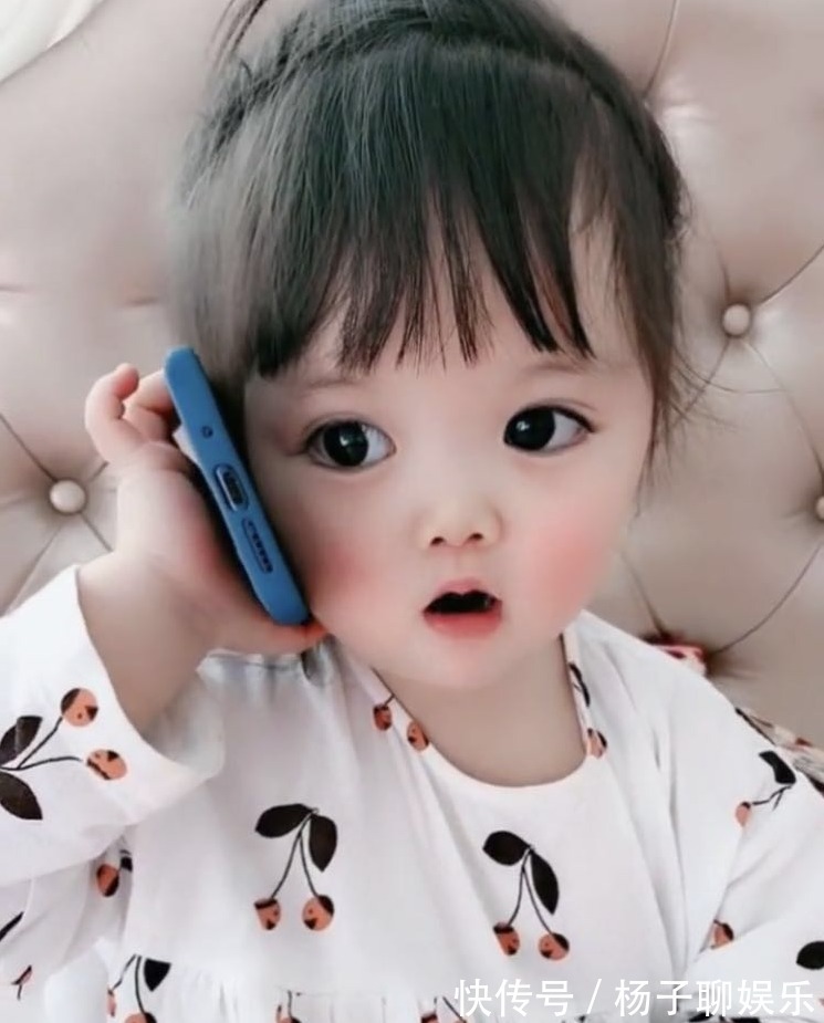 宝贝儿|四岁萌娃给爸爸打电话,两人的对话好搞笑,妈妈真是一对活宝