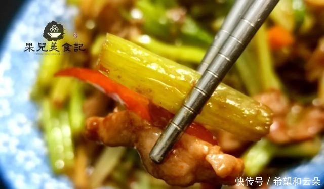 春天,用这菜炒肉,鲜香肉嫩,好吃又入味