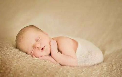 入睡困难|怎么引导宝宝晚上自主入睡的好习惯,不哄睡不奶睡且不吃夜奶