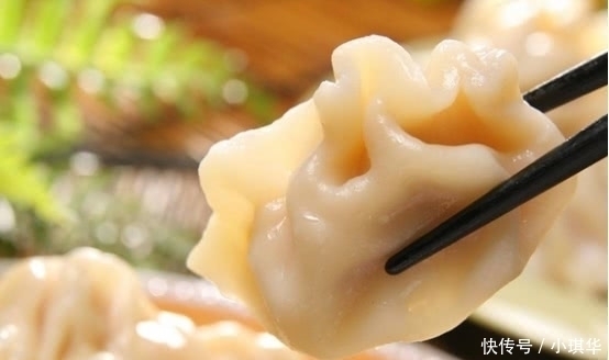 调韭菜馅时，两种东西是不能放的，水饺又腥又难吃！