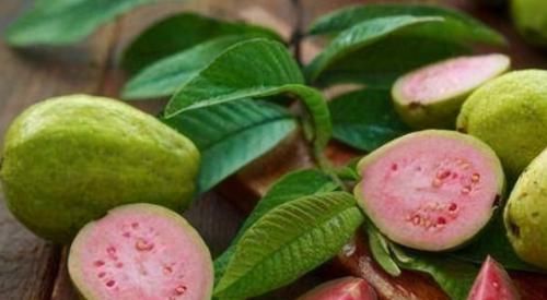 女性担心自己老太快，不妨多吃3种食物，护肤美颜，身体棒棒哒！