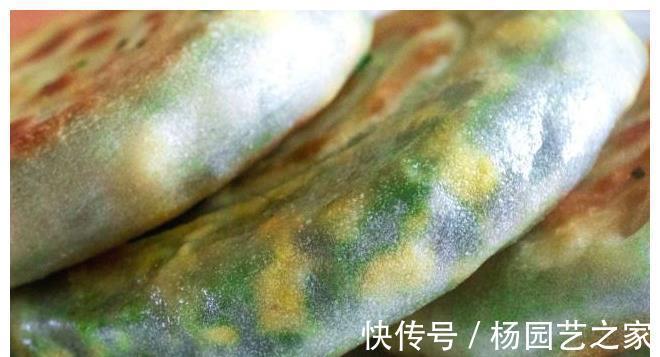 锅盔|韭菜木耳新吃法,做法比锅盔简单,比煎饼好吃,早餐连吃3天不腻
