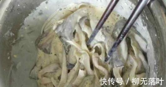 蘑菇|炸蘑菇，直接裹面粉是大忌！教你正确方法，咸香酥脆，比肉还好吃！