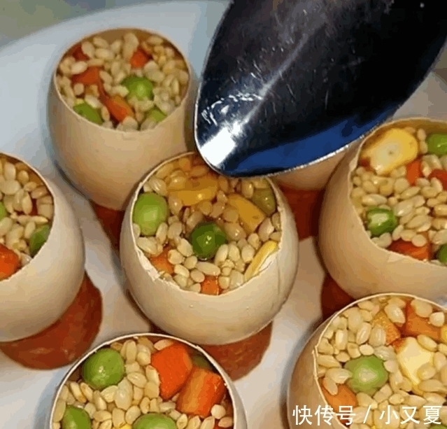 糯米加鸡蛋, 外面卖八元一个, 在家也能做, 一次吃五个还嫌不过瘾