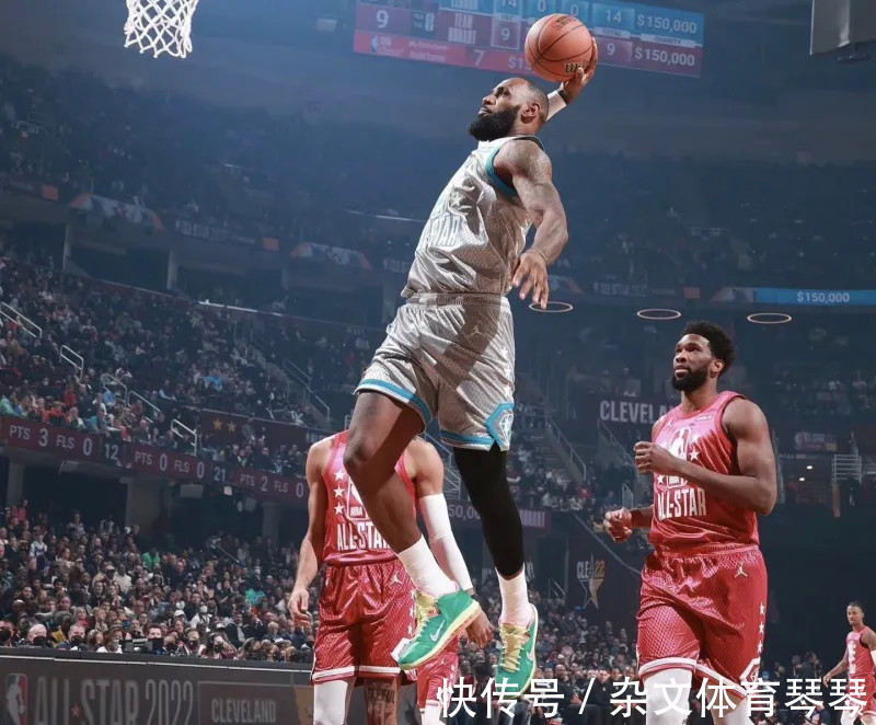 阿迪 东方力量闪耀全明星!老詹换了三双鞋,阿迪太惨,UA是最大赢家?