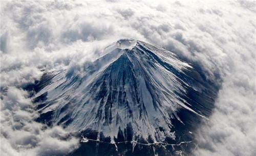 日本最牛房东：富士山是他家私产，政府都是租的，每年交巨额租金