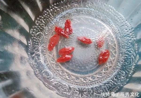 口苦、口臭、肝火旺，就要坚持吃这菜，去肝火别错过