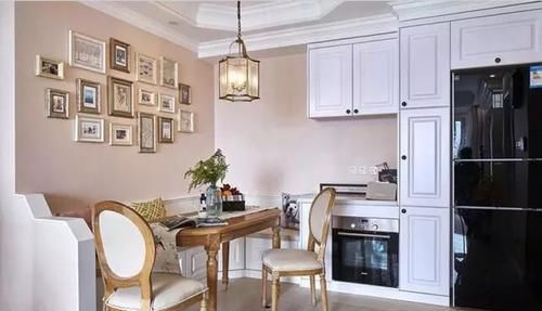 卡座|家里万万不要买整套餐桌椅，聪明人更爱这种设计，省钱实用不占地