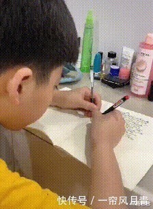 朝花夕拾|熊孩子被老师罚抄50遍数学公式,双手写字惊呆妈妈,网友这娃不简单
