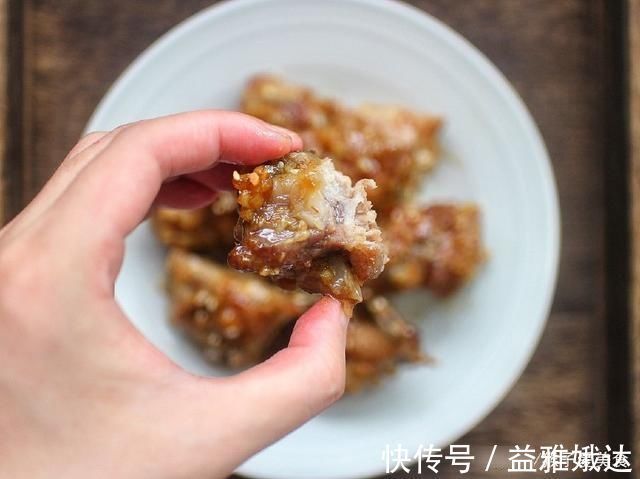 世界杯|排骨这样做，不用一滴油，简单省事还好吃，端上桌根本不够分
