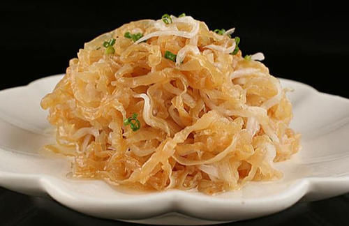 轻松|15道海蜇凉拌菜,肉质较厚,营养丰富,在家轻松做出餐厅的味道