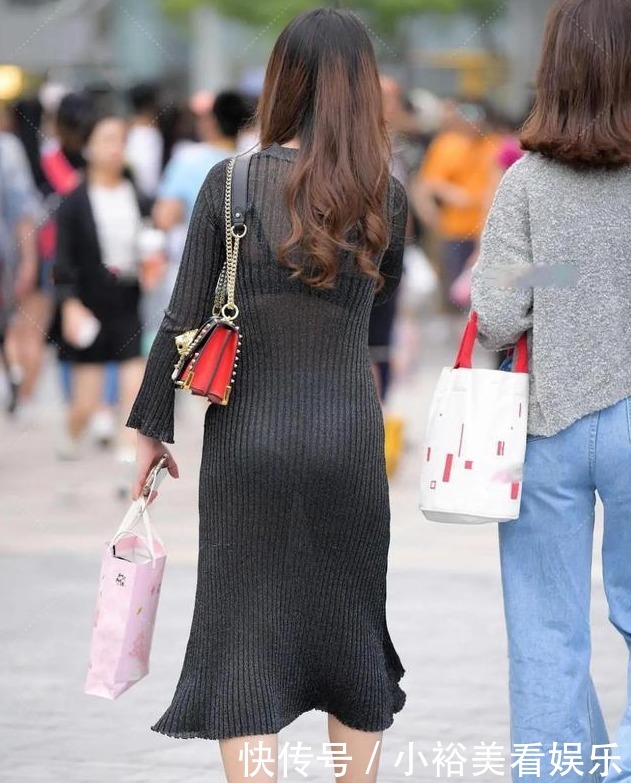 针织裙的问世,让瑜伽裤没地位了,穿裙子能修身还有优雅气质