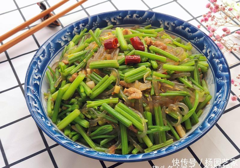 丝瓜木耳|三伏天碰到此菜必买,一次买几斤,顿顿这样炒都会光盘,吃不腻!