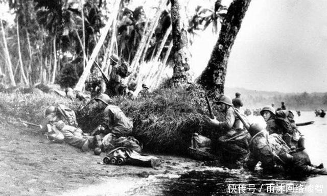 罕见|罕见老照片:二战美日太平洋战争,海滩上布满了战亡的士兵尸体!