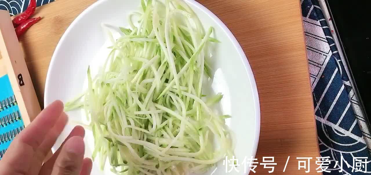 炝拌西葫芦丝,香辣入味清甜爽脆,酸辣鲜甜4种口味