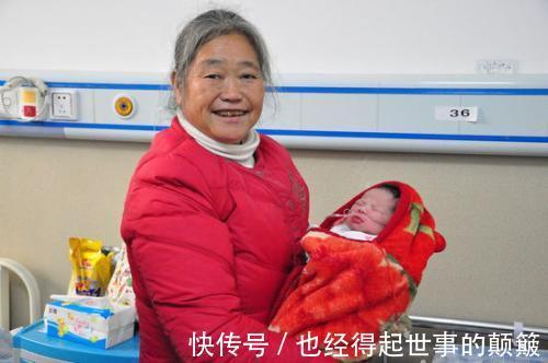 人选|谁抱像谁新生儿出产房后谁来抱确实有深意,四类人请自觉后退