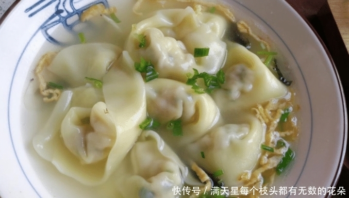 教你做鲜虾馄饨,做法简单,皮薄馅多又多汁,上桌家人都爱吃