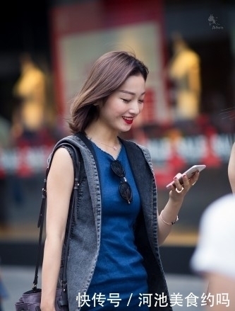 搭配|街拍:美女的搭配简约潇洒,展现女性动人的一面!