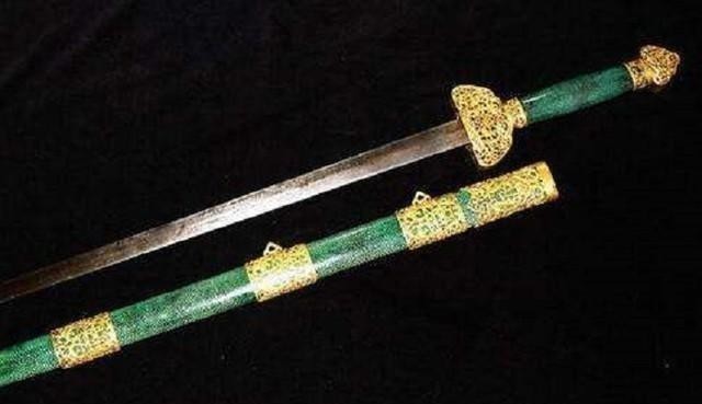 岳飞!中国历史上的九大名剑,最后一把宝剑,岳飞用它杀死了上千金兵