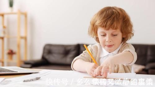 毛毯|女儿上幼儿园毛毯被偷,宝妈门口写字立牌,没有脏话却字字诛心