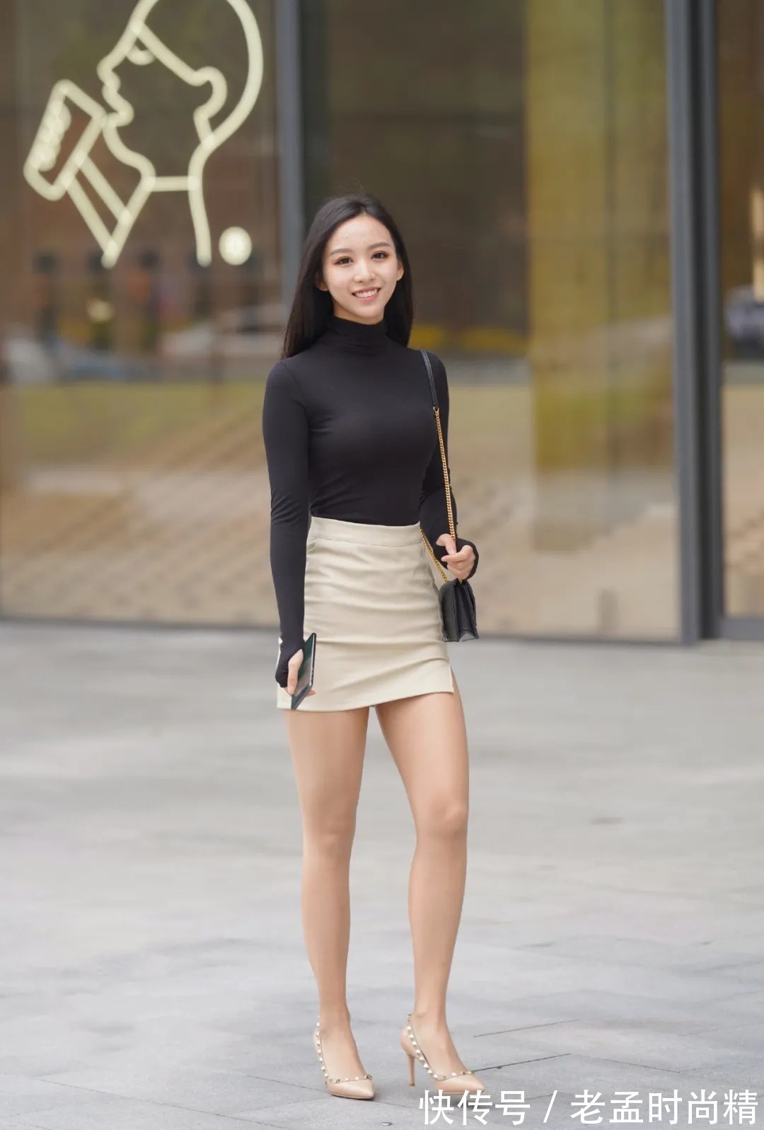 身材|街拍美女:温柔洋气的穿法值得借鉴,既时髦又显身材,美丽清新魅力非凡