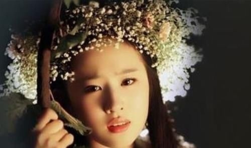 小龙女!小龙女儿时被遗弃在重阳宫,她父母是谁?线索就在《天龙八部》中