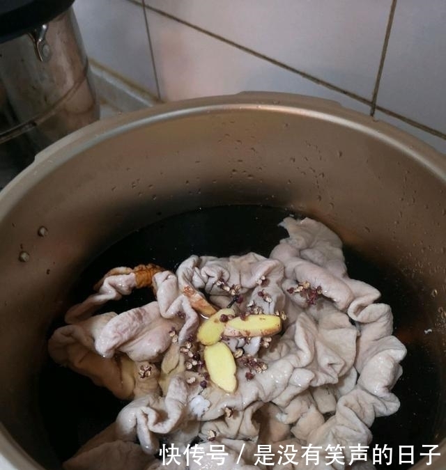 大肠和它是“绝配”,20块钱煮一锅,不腥不腻特下火,3月要多吃