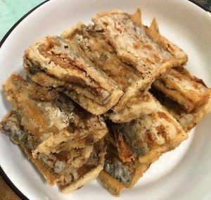  冰箱里有带鱼，送您美味的家常带鱼做法，试试吧