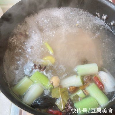 这道红烧五花肉太销魂，同事吃过都找我要菜谱