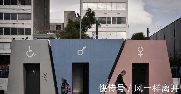 纪学士&民国时期厕所有一对联,上联''来人不蹲就站'',下联太经典了!