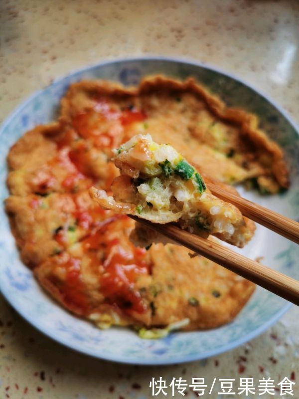 米饭鸡蛋煎饼|米饭鸡蛋煎饼中午刚做完，晚上又想吃了