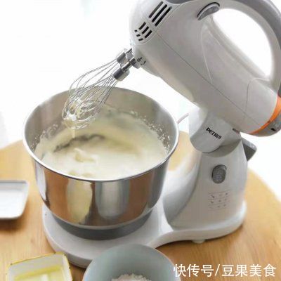 低筋面粉|肉松蛋糕很受欢迎的一款小蛋糕