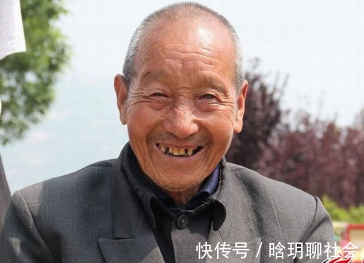 长寿|134岁长寿老人吸烟又喝酒，坚持3件事，却从不碰一件事