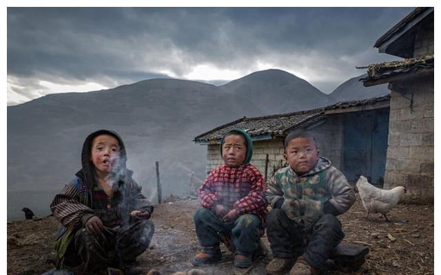 家庭教育|同样是打骂教育,为什么以前的孩子没事,现在的孩子动不动就抑郁