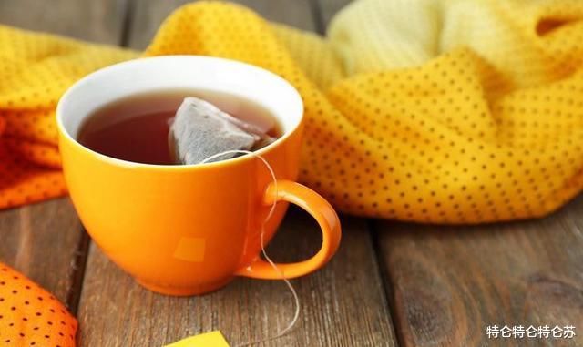 尿酸偏高的人，建议少吃1类食物，常喝“1茶”，或助尿酸值平稳