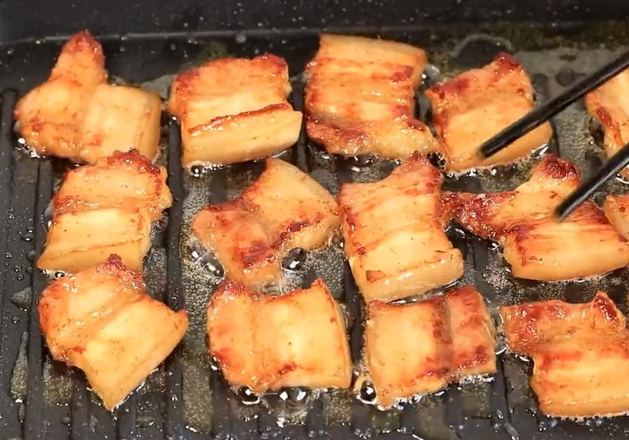 五花肉不要炒着吃了，咱们换个吃法，美味不油腻，好吃到停不下来