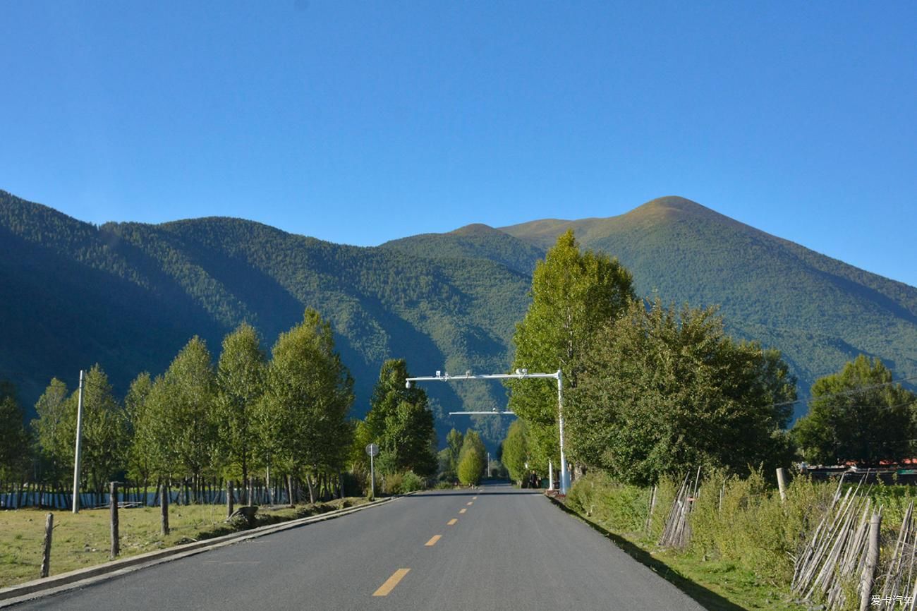 两个地方让我百去不厌，一个是四姑娘山，另一个就是贡嘎山！