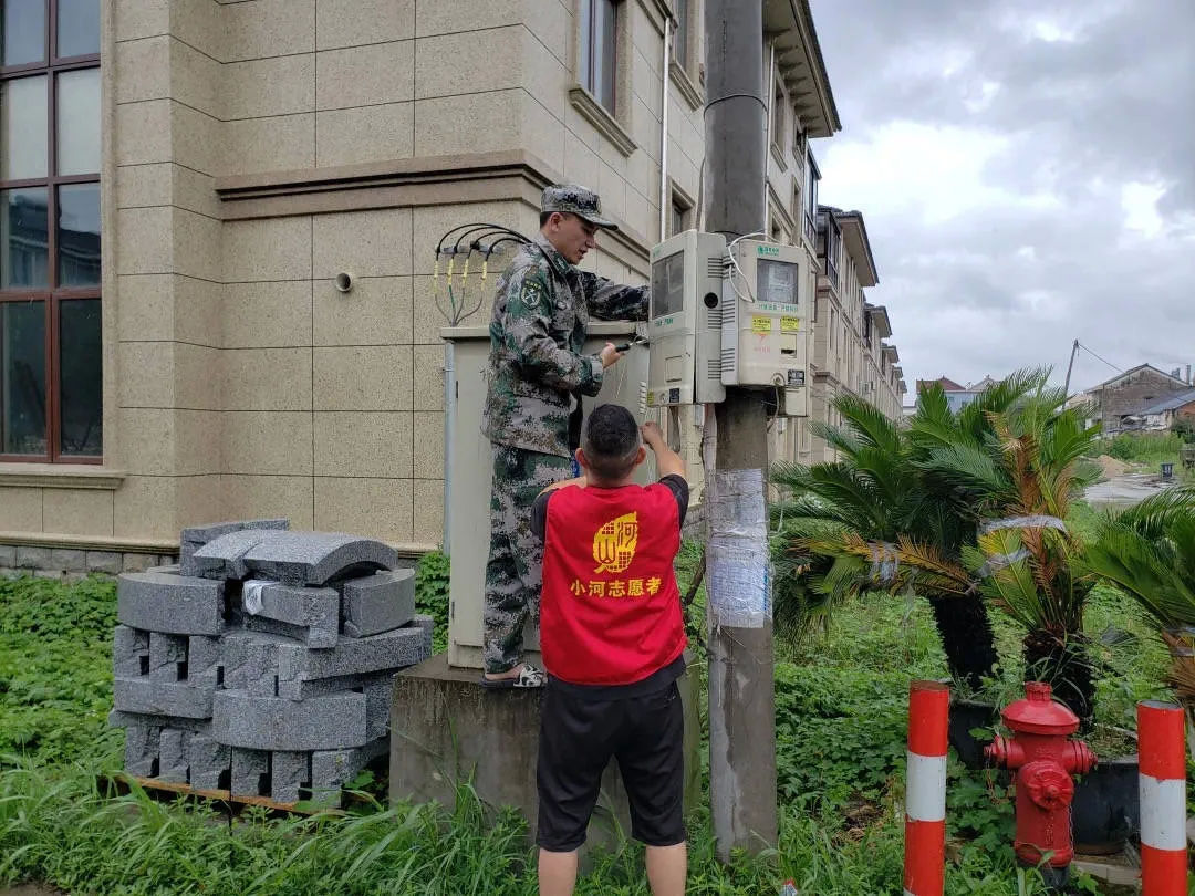 台风|风里雨里，桐乡这抹“志愿红”一直温暖你！