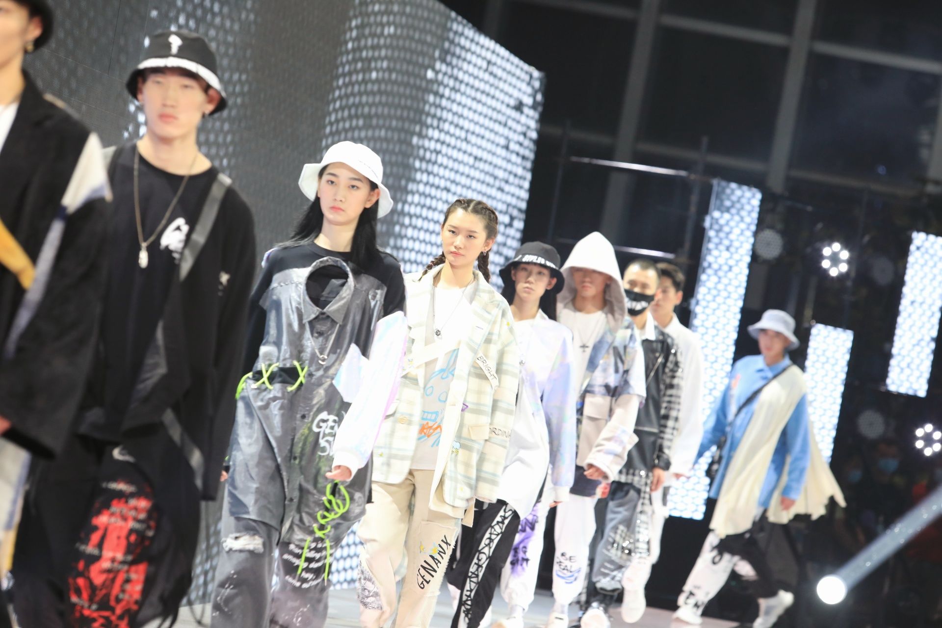 得物|2021上海潮生活节在北外滩开幕