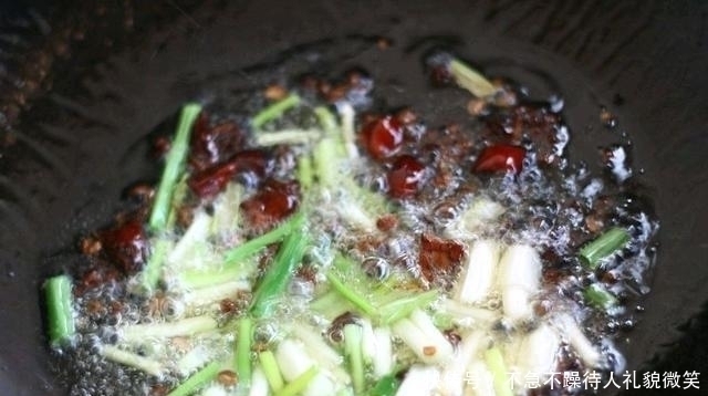 饺子馅不能放生油怎么办?饺子店主教你3招,调出来的饺子馅香喷喷