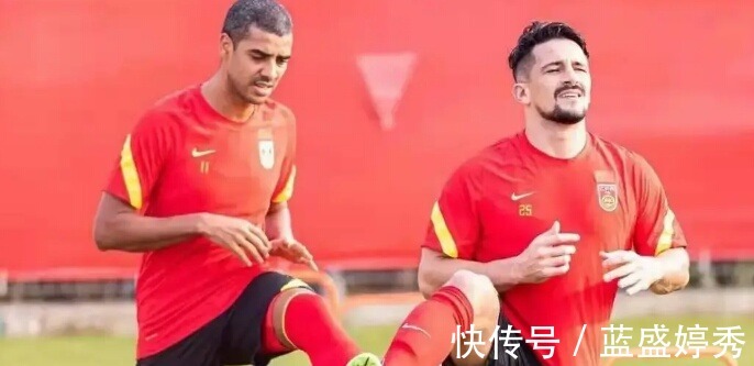 12强赛|真国脚!网友晒出聊天记录,阿兰答应出战12强赛,国足逆袭有转机!
