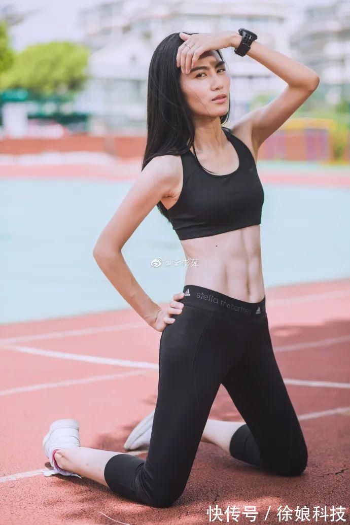 精照|37岁体育老师的“腰精照”能有多撩人看到这身腹肌,你还要逃课