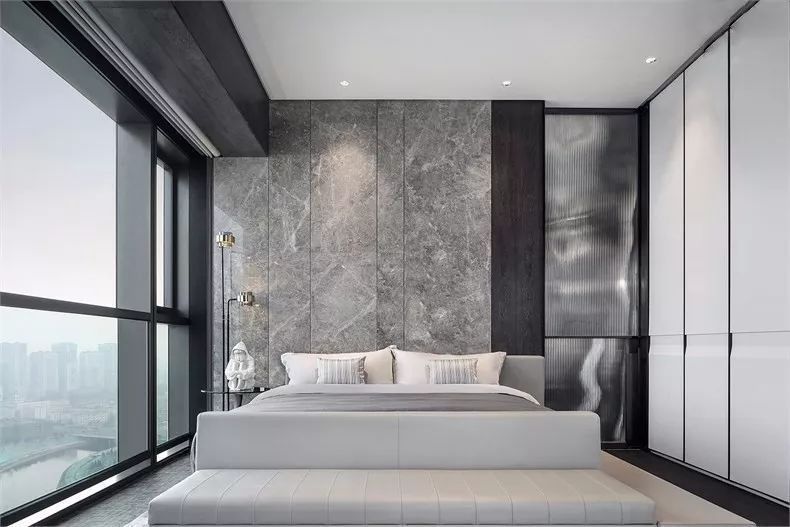 利用率|还在买衣柜现在流行“挖墙”装衣橱!