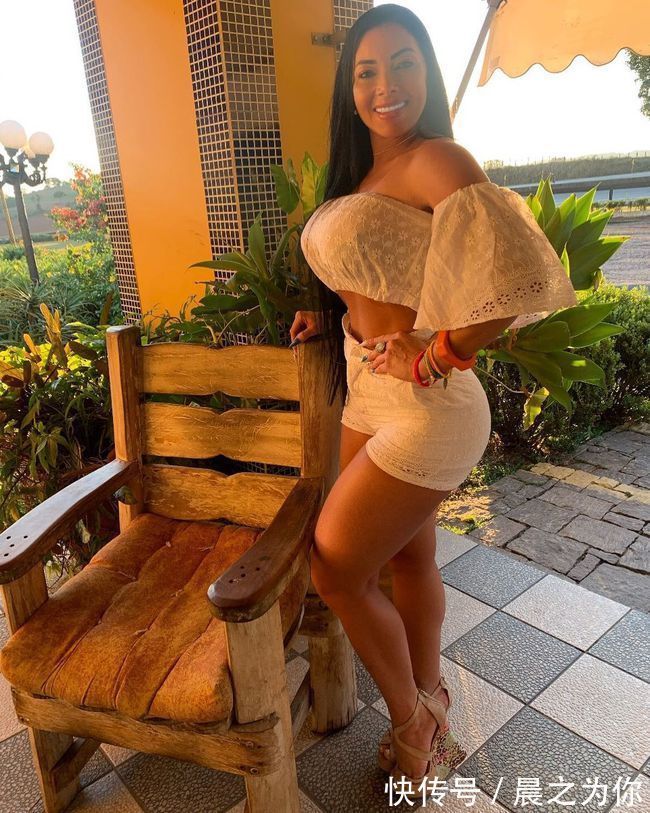 阿曼达|165斤巴西模特爱健身,拥有丰腴身姿,网友:这魅力确实不一般
